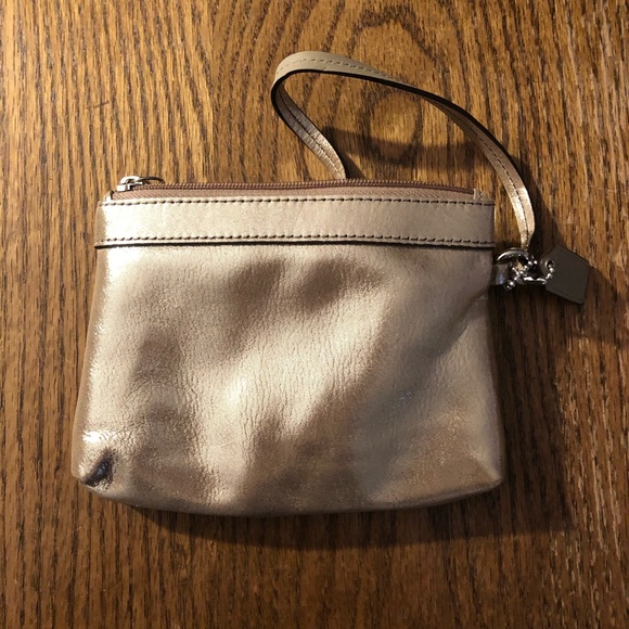 Small gold Coach coin purse - Picture 2 of 3